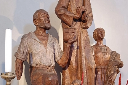 Putování po stopách víry a historie
