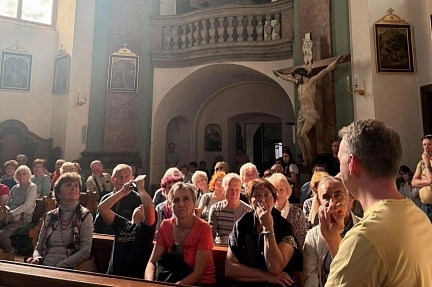 Putování po stopách víry a historie